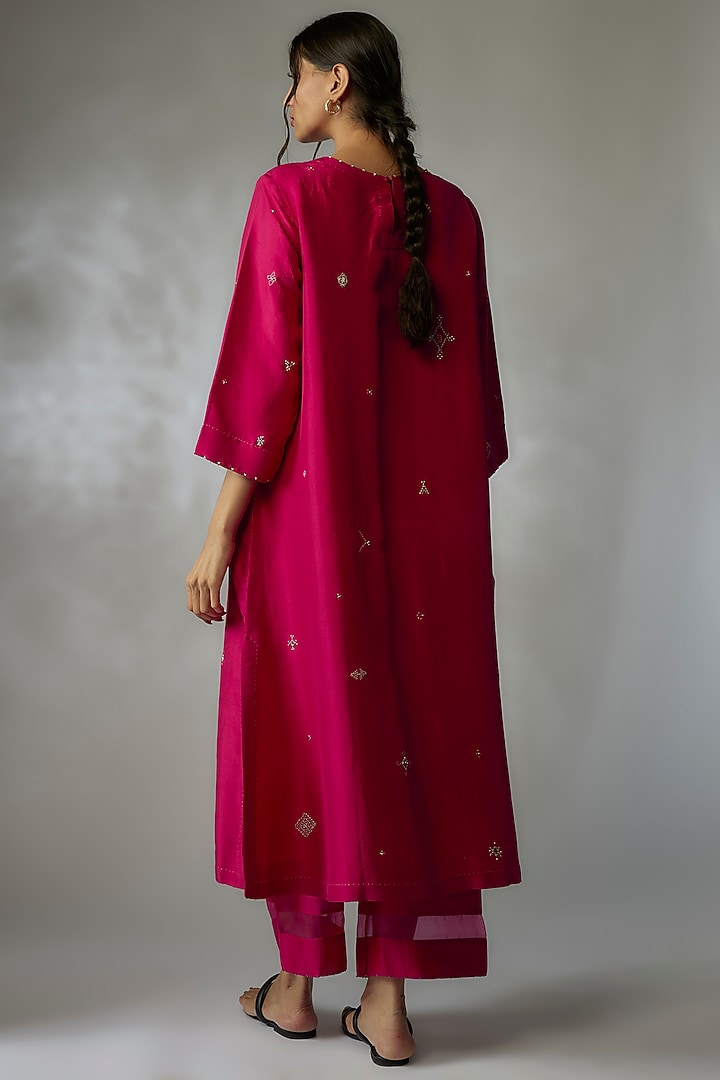 Fuchsia Mulberry Silk Embroidered Kurta Set by Divyam Mehta at Pernia's Pop Up Shop
