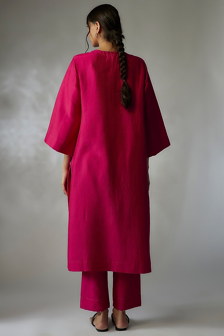 Fuchsia Dupion Silk Embroidered Kurta Set by Divyam Mehta at Pernia's Pop Up Shop