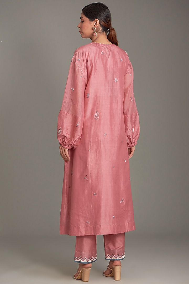 Coral Mulberry Silk Kurta Set by Divyam Mehta at Pernia's Pop Up Shop