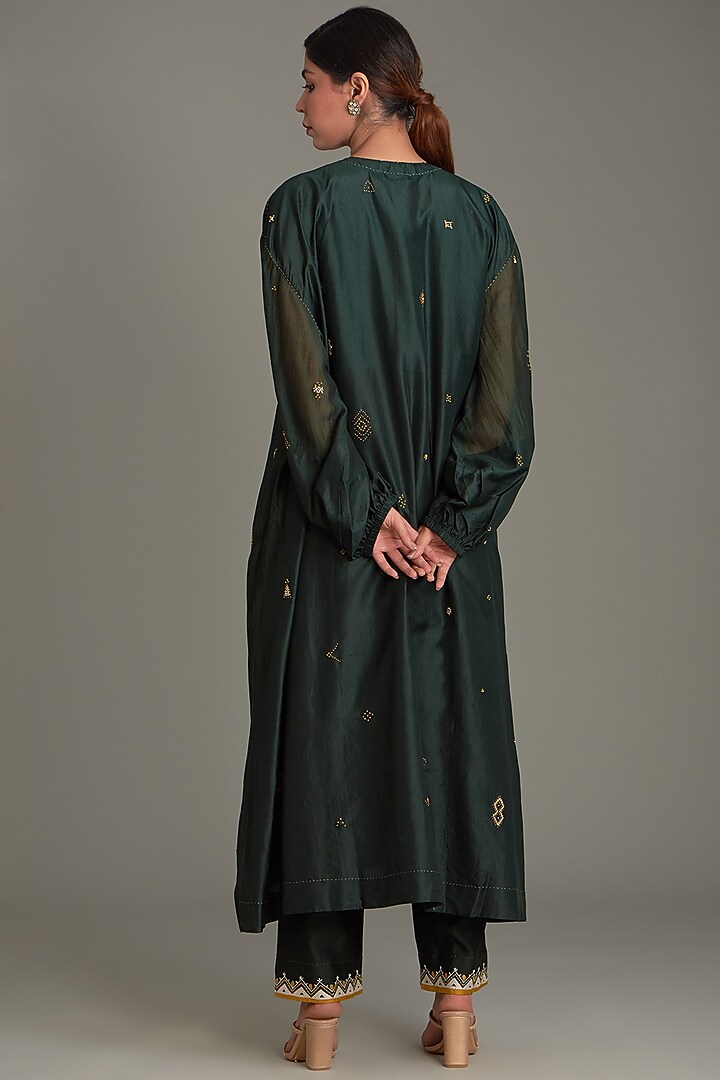 Bottle Green Mulberry Silk Kurta Set by Divyam Mehta at Pernia's Pop Up Shop