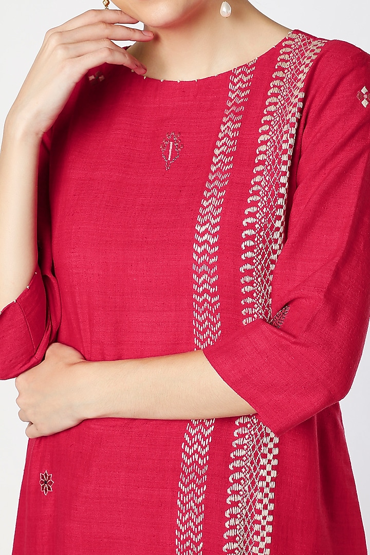 Red Matka Silk Kurta by Divyam Mehta at Pernia's Pop Up Shop