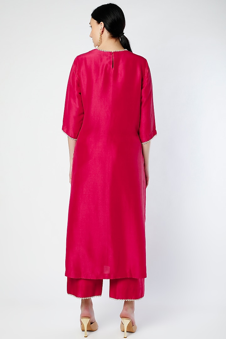 Pink Aari Embroidered Kurta Set by Divyam Mehta at Pernia's Pop Up Shop