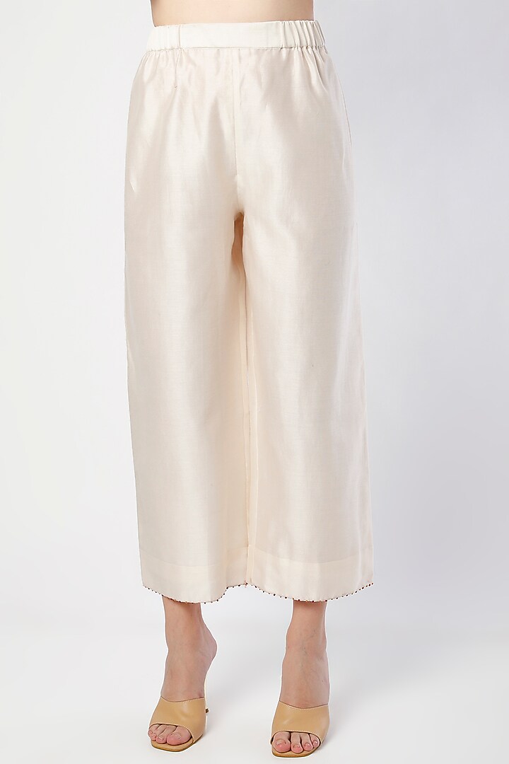 Champa White Embroidered Kurta Set by Divyam Mehta at Pernia's Pop Up Shop