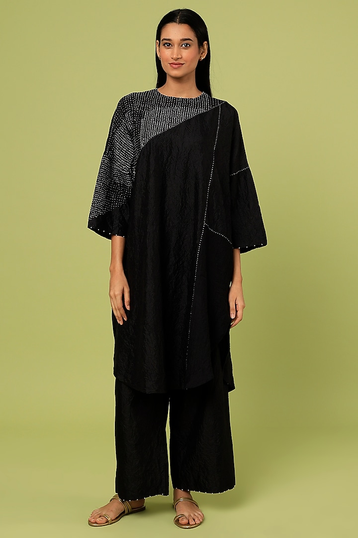 Midnight Blue Mulberry Silk Kurta Set by Divyam Mehta at Pernia's Pop Up Shop