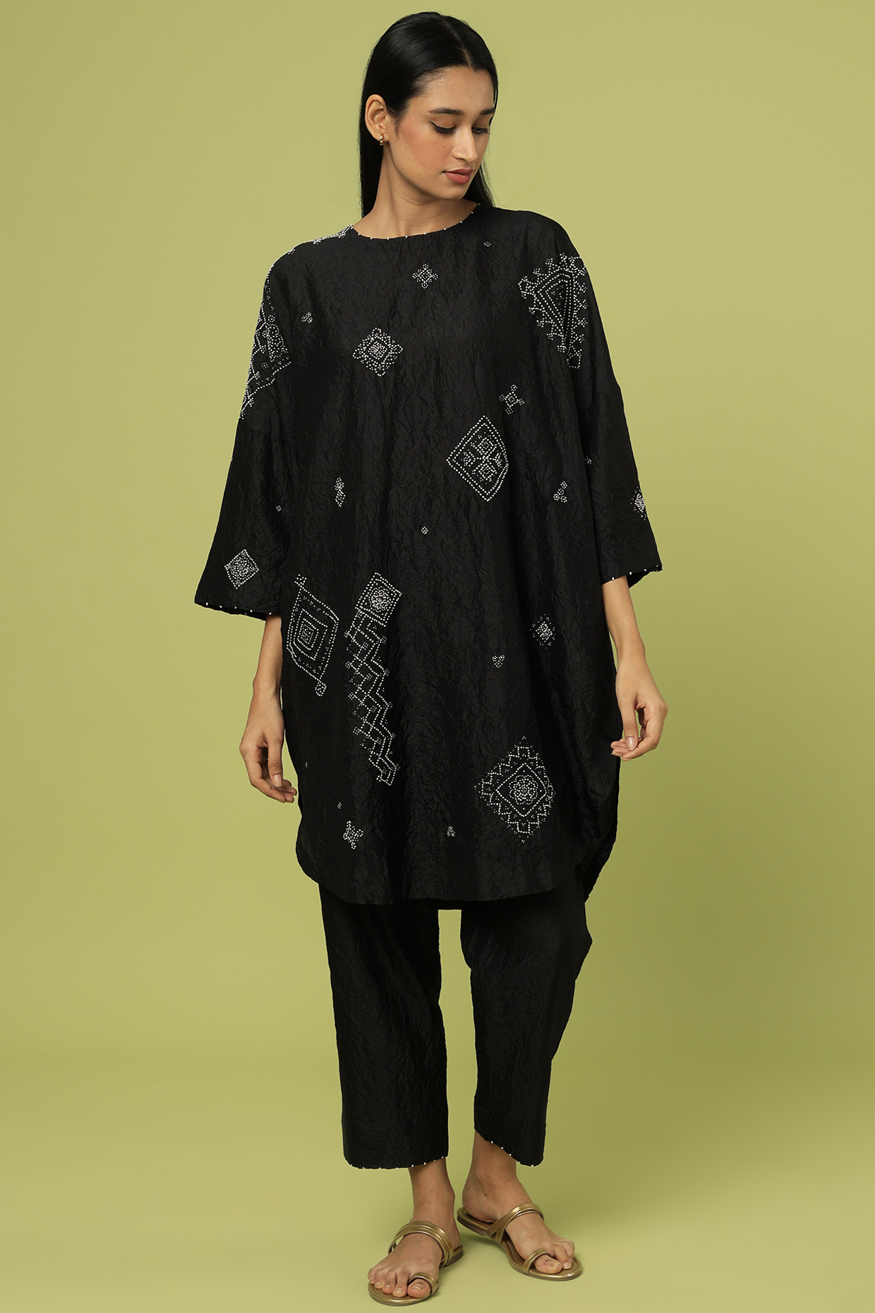 Black Mulberry Silk Kurta Set by Divyam Mehta at Pernia's Pop Up Shop