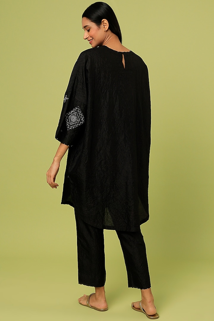 Black Mulberry Silk Kurta Set by Divyam Mehta at Pernia's Pop Up Shop