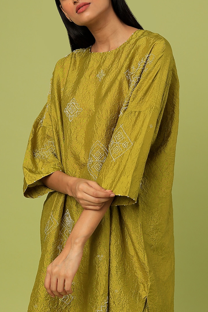 Green Mulberry Silk Kurta Set by Divyam Mehta at Pernia's Pop Up Shop