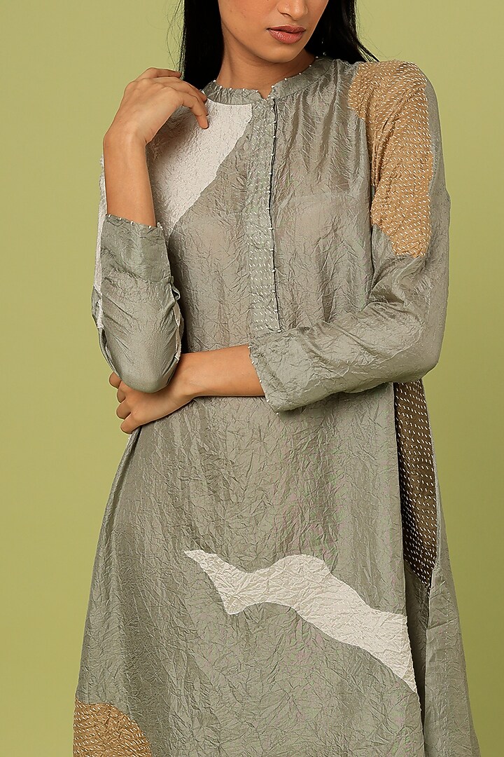 Green Mulberry Silk Kurta Set by Divyam Mehta at Pernia's Pop Up Shop