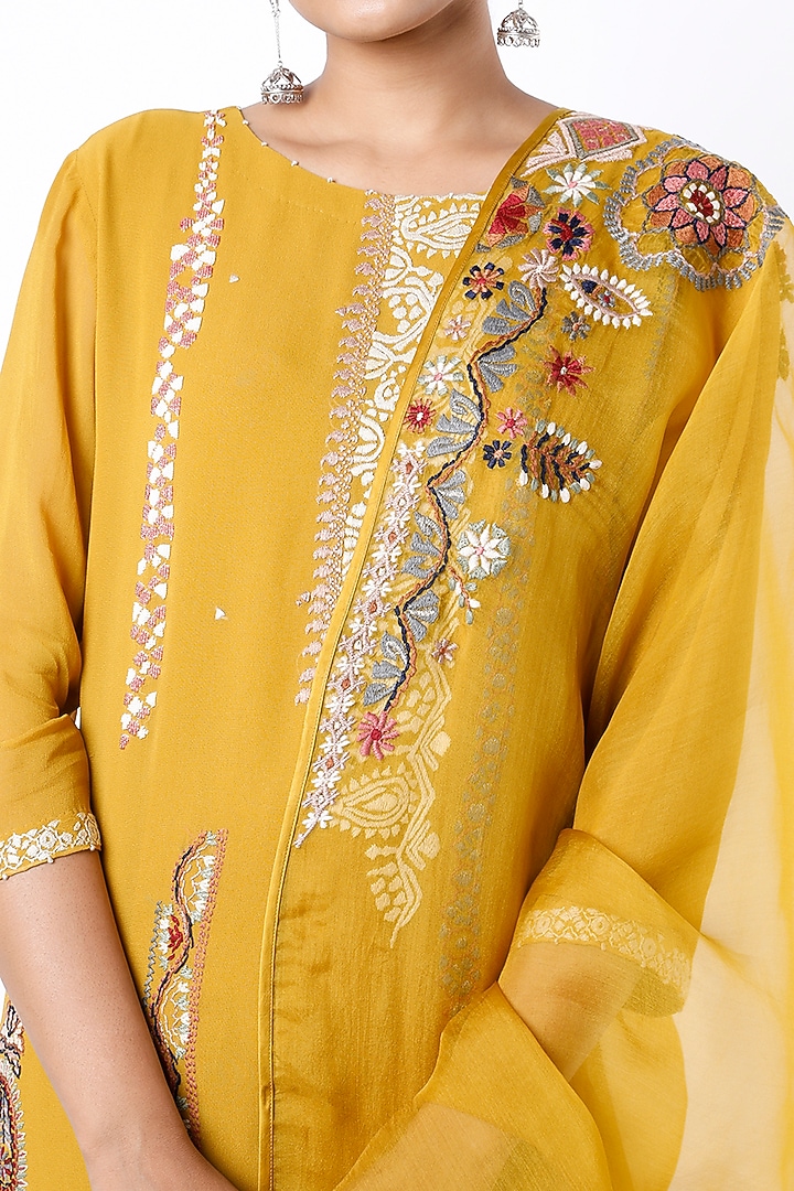 Sarson Yellow Aari Embroidered Kurta Set by Divyam Mehta at Pernia's Pop Up Shop