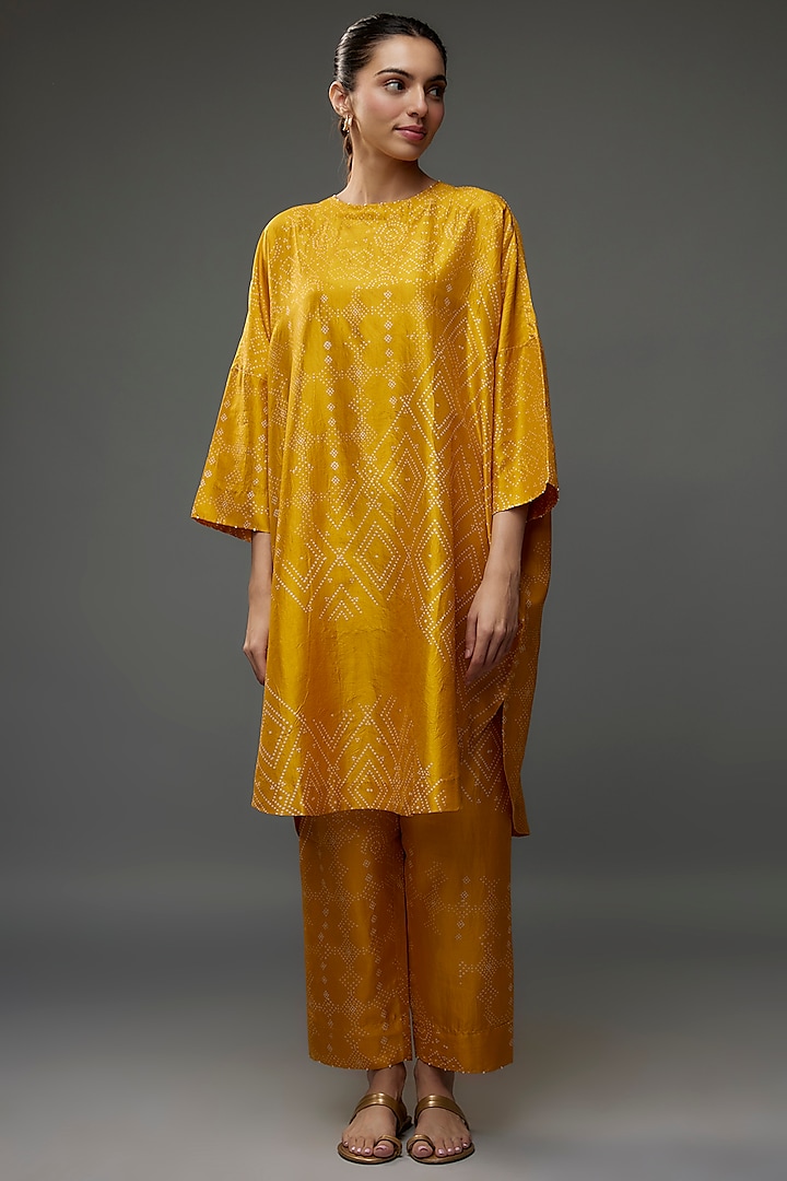 Yellow Mulberry Silk Printed Co-Ord Set by Divyam Mehta at Pernia's Pop Up Shop