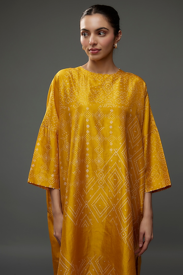 Yellow Mulberry Silk Printed Co-Ord Set by Divyam Mehta at Pernia's Pop Up Shop