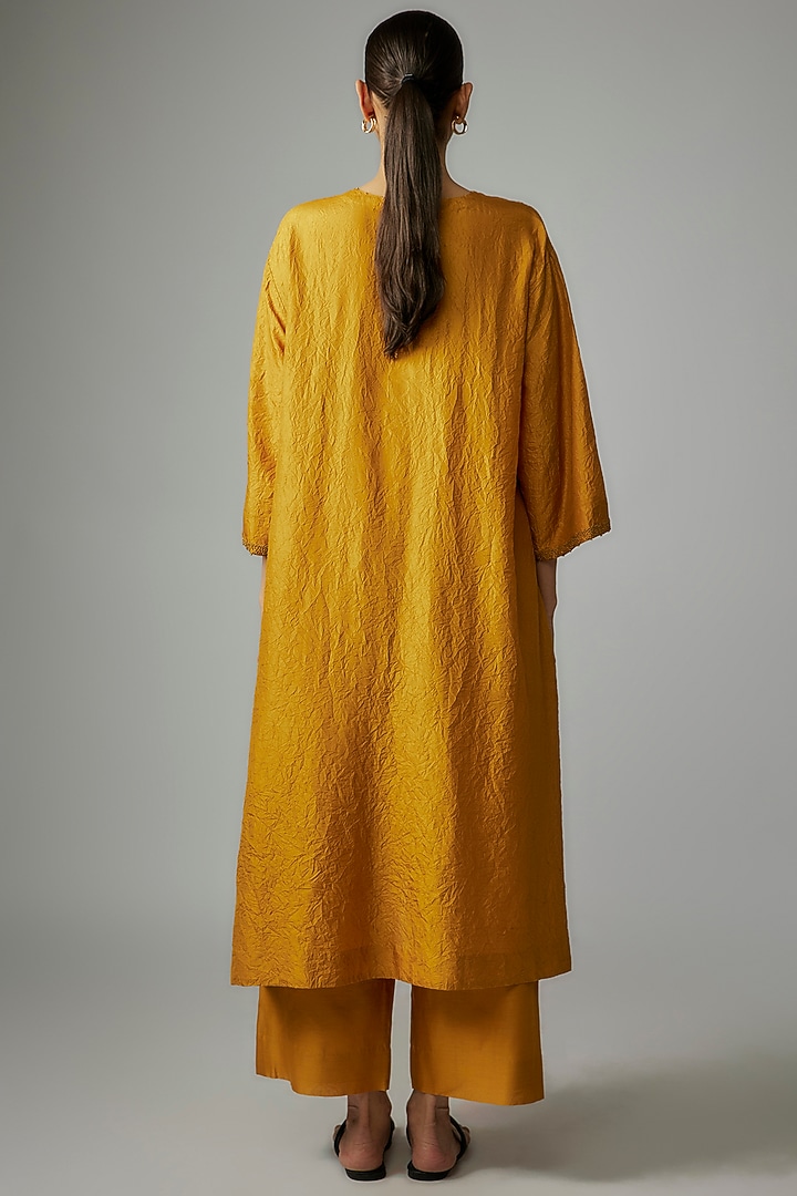 Yellow Mulberry Silk Mirror Embroidered Kurta Set by Divyam Mehta at Pernia's Pop Up Shop