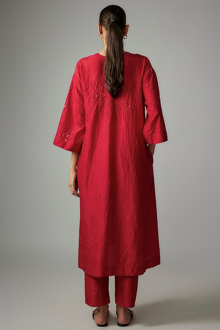 Red Mulberry Silk Mirror Embroidered Kurta Set by Divyam Mehta at Pernia's Pop Up Shop