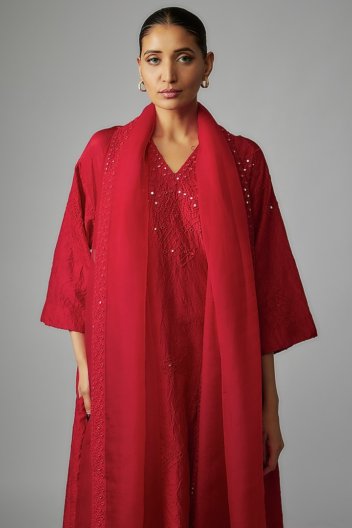 Red Mulberry Silk Mirror Embroidered Kurta Set by Divyam Mehta at Pernia's Pop Up Shop