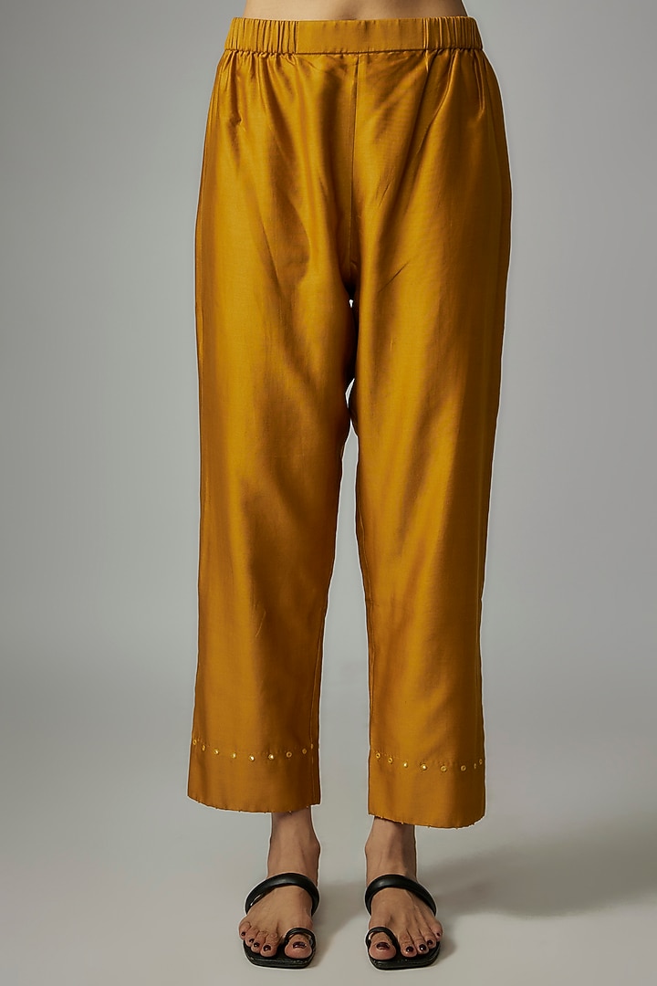 Yellow Mulberry Silk Mirror Embroidered Kurta Set by Divyam Mehta at Pernia's Pop Up Shop