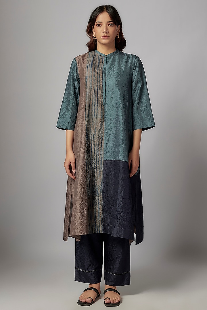 Blue Mulberry Silk Color Blocked Kurta Set by Divyam Mehta at Pernia's Pop Up Shop