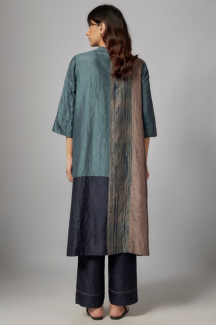 Blue Mulberry Silk Color Blocked Kurta Set by Divyam Mehta at Pernia's Pop Up Shop