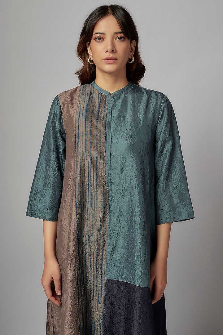 Blue Mulberry Silk Color Blocked Kurta Set by Divyam Mehta at Pernia's Pop Up Shop