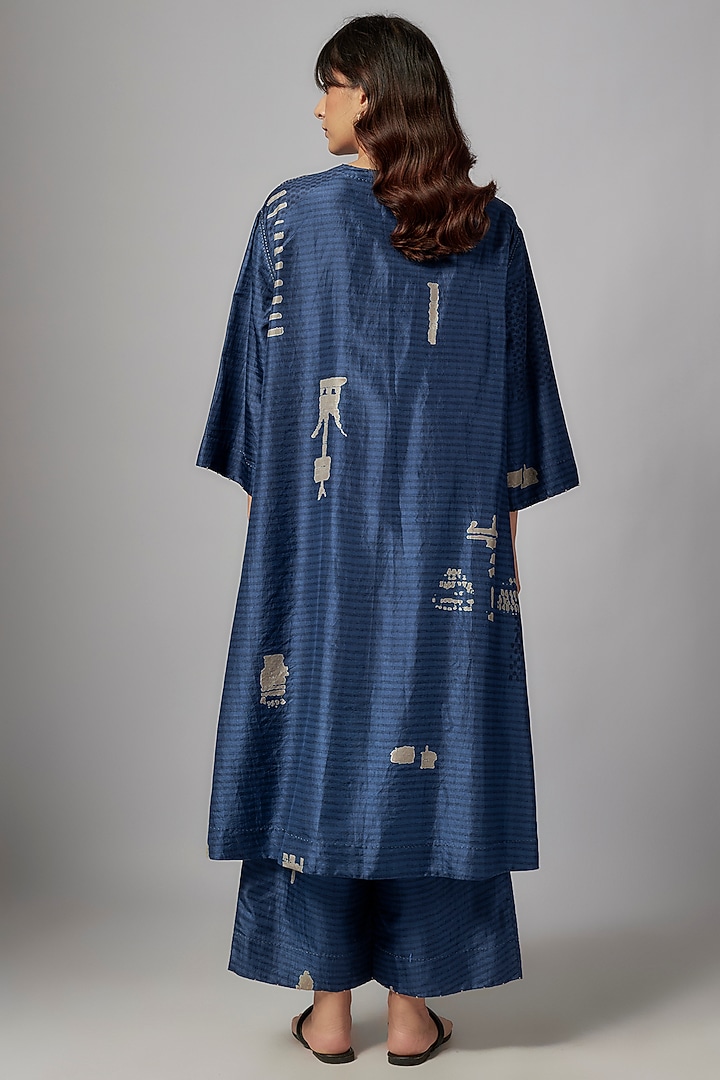Indigo Mulberry Silk Moroccan Printed Kurta Set by Divyam Mehta at Pernia's Pop Up Shop