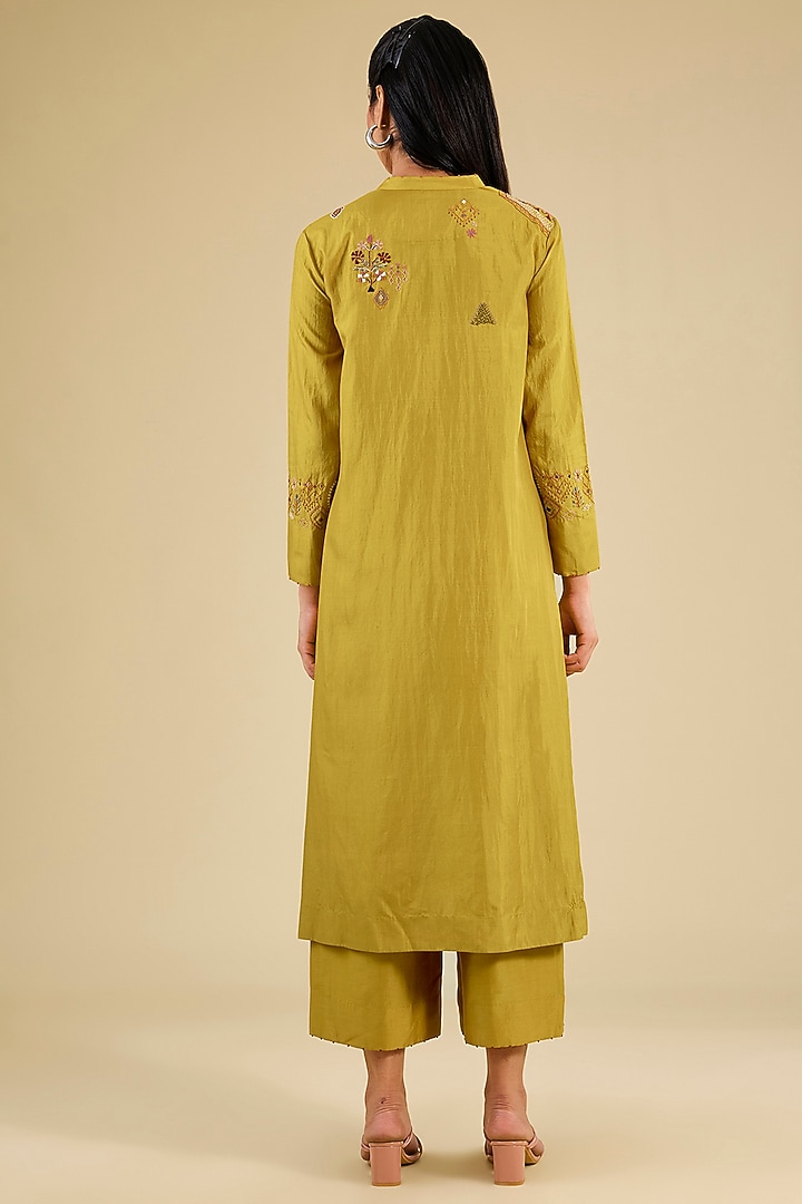 Yellow Mulberry Silk Hand Embroidered Kurta Set by Divyam Mehta at Pernia's Pop Up Shop