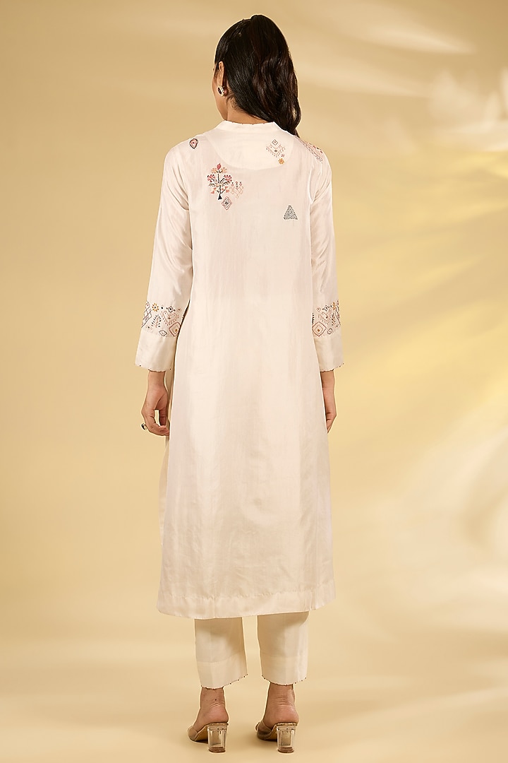 Ivory Mulberry Silk Hand Embroidered Kurta Set by Divyam Mehta at Pernia's Pop Up Shop