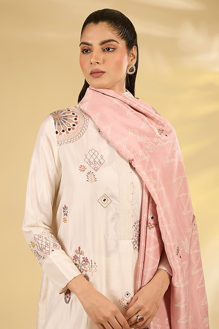 Ivory Mulberry Silk Hand Embroidered Kurta Set by Divyam Mehta at Pernia's Pop Up Shop