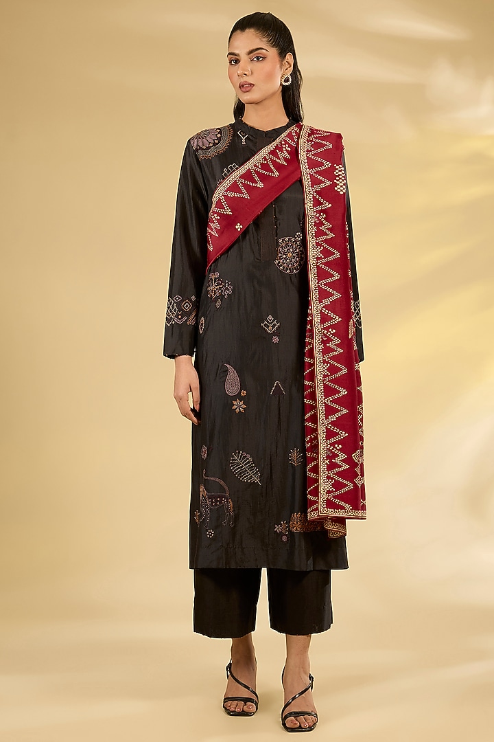 Black Mulberry Silk Hand Embroidered Kurta Set by Divyam Mehta at Pernia's Pop Up Shop