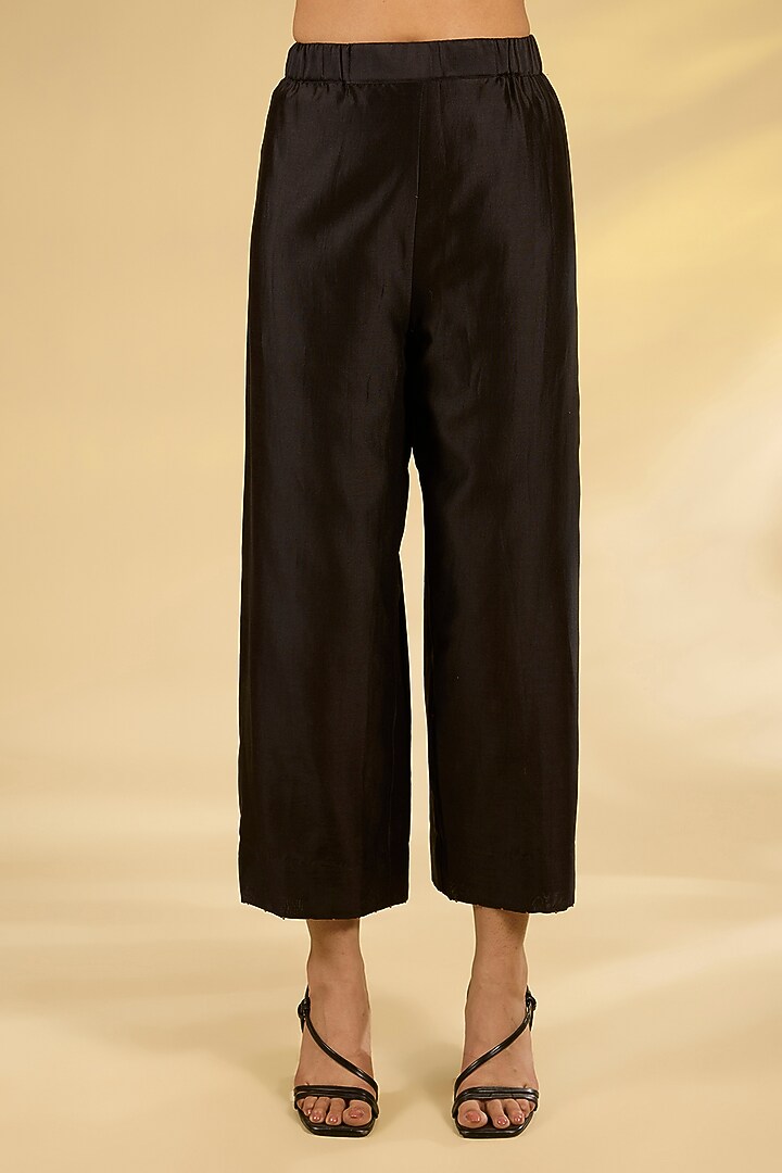 Black Mulberry Silk Hand Embroidered Kurta Set by Divyam Mehta at Pernia's Pop Up Shop
