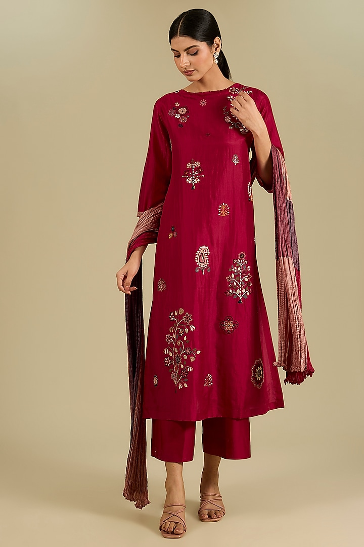 Poppy Red Mulberry Silk Hand Embroidered Kurta Set by Divyam Mehta at Pernia's Pop Up Shop