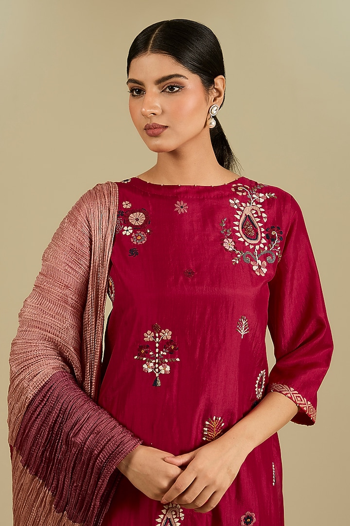 Poppy Red Mulberry Silk Hand Embroidered Kurta Set by Divyam Mehta at Pernia's Pop Up Shop