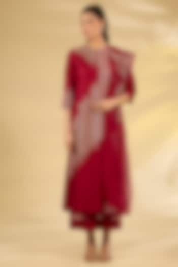 Poppy Red Mulberry Silk Hand Embroidered Kurta Set by Divyam Mehta at Pernia's Pop Up Shop