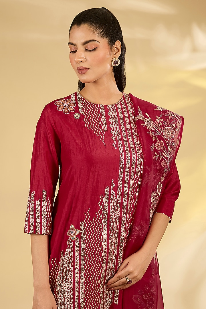 Poppy Red Mulberry Silk Hand Embroidered Kurta Set by Divyam Mehta at Pernia's Pop Up Shop
