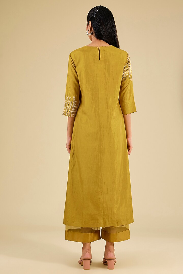 Yellow Mulberry Silk Hand Embroidered Kurta Set by Divyam Mehta at Pernia's Pop Up Shop