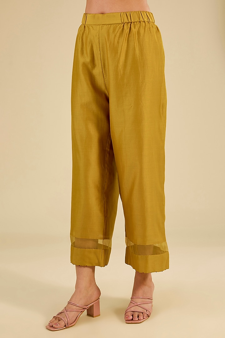 Yellow Mulberry Silk Hand Embroidered Kurta Set by Divyam Mehta at Pernia's Pop Up Shop
