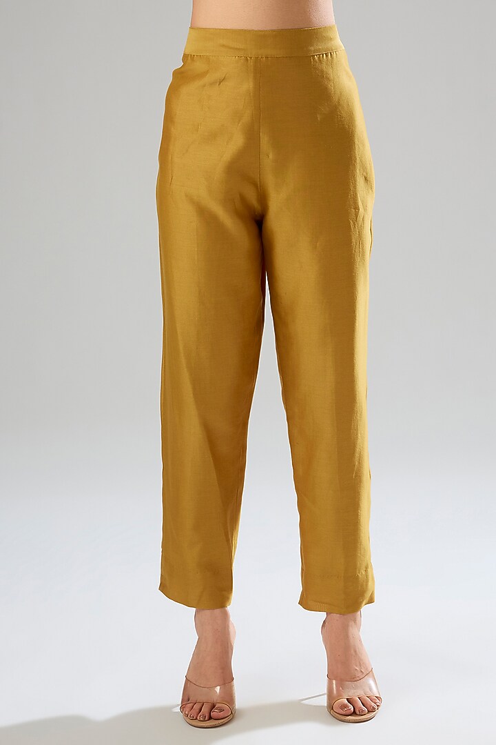 Yellow Mulberry Silk Hand Embroidered Kurta Set by Divyam Mehta at Pernia's Pop Up Shop
