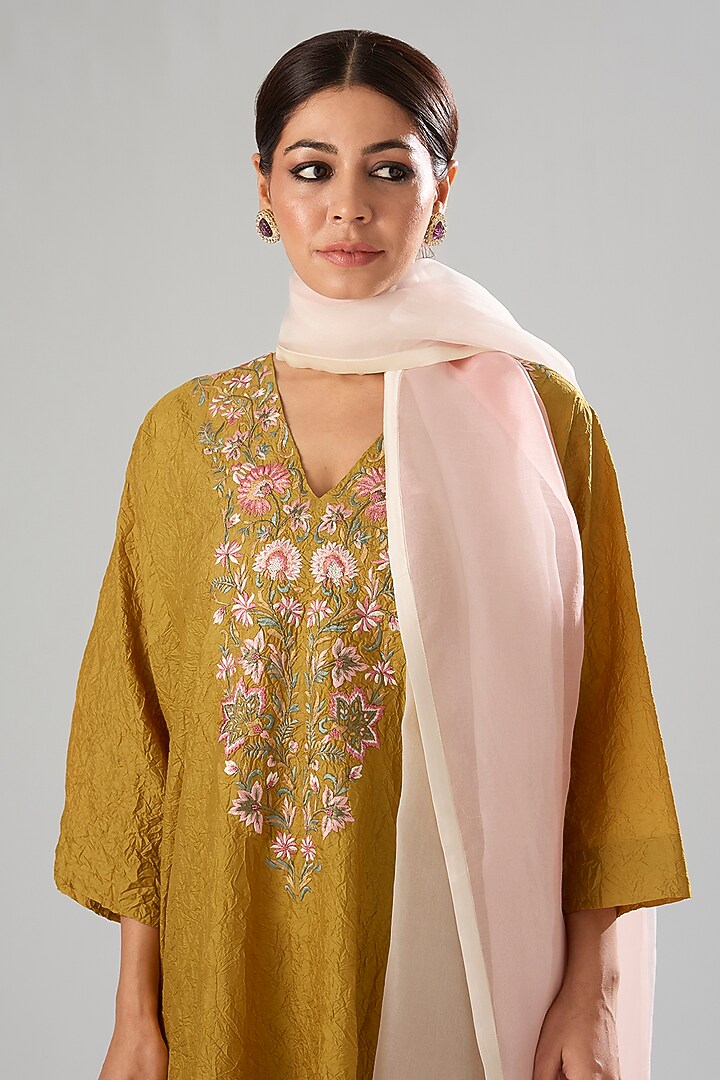 Yellow Mulberry Silk Hand Embroidered Kurta Set by Divyam Mehta at Pernia's Pop Up Shop