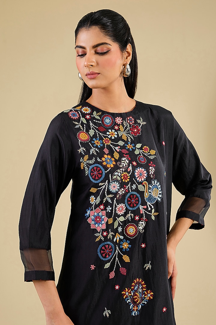 Coal Black Mulberry Silk Hand Embroidered Kurta Set by Divyam Mehta at Pernia's Pop Up Shop