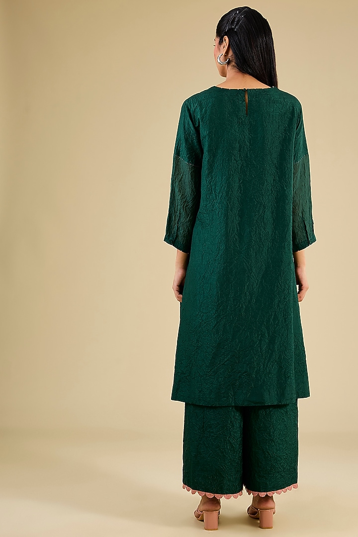Green Mulberry Silk Hand Embroidered Kurta Set by Divyam Mehta at Pernia's Pop Up Shop