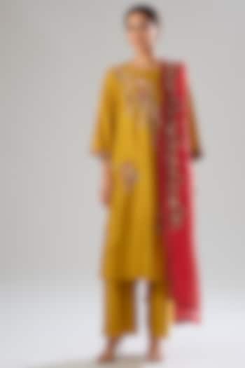 Haldi Yellow Mulberry Silk Hand Embroidered Kurta Set by Divyam Mehta at Pernia's Pop Up Shop