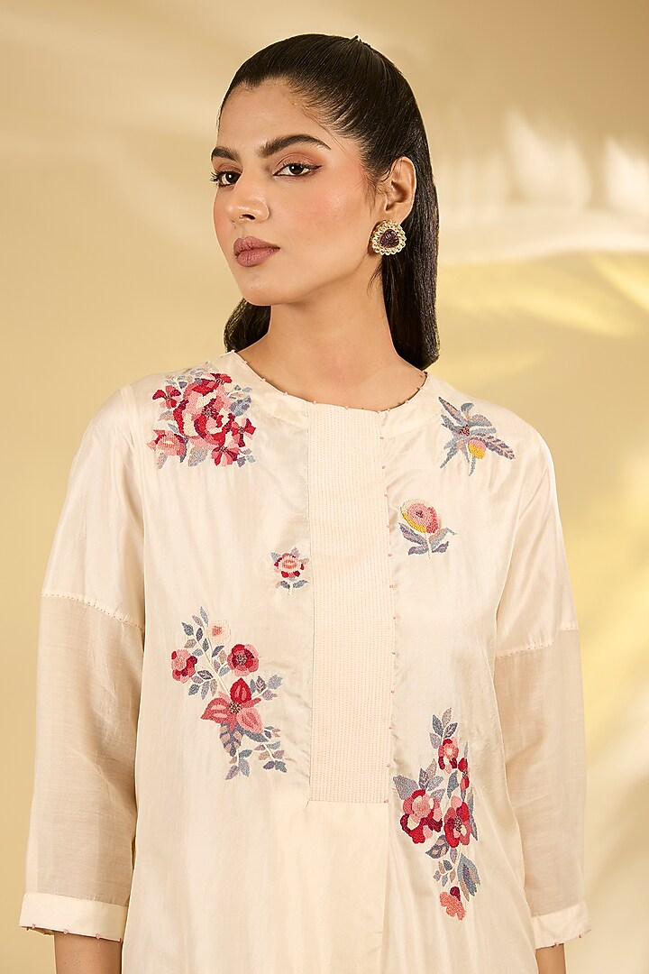 Beige Mulberry Silk Hand Embroidered Kurta Set by Divyam Mehta at Pernia's Pop Up Shop