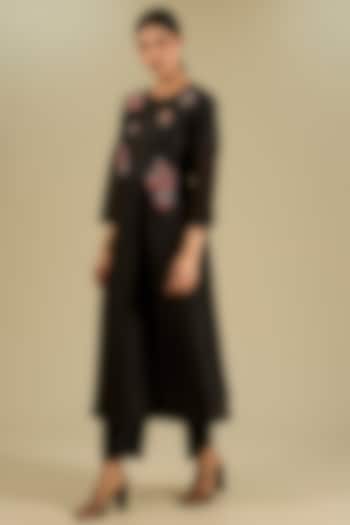 Coal Black Mulberry Silk Hand Embroidered Kurta Set by Divyam Mehta at Pernia's Pop Up Shop