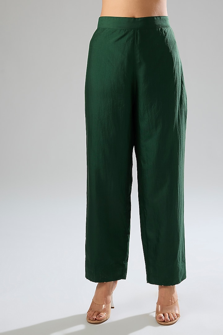 Green Mulberry Silk Hand Embroidered Kurta Set by Divyam Mehta at Pernia's Pop Up Shop