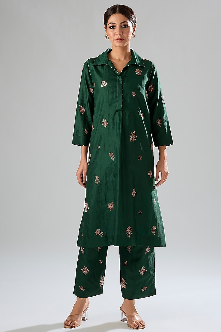 Green Mulberry Silk Hand Embroidered Kurta Set by Divyam Mehta at Pernia's Pop Up Shop