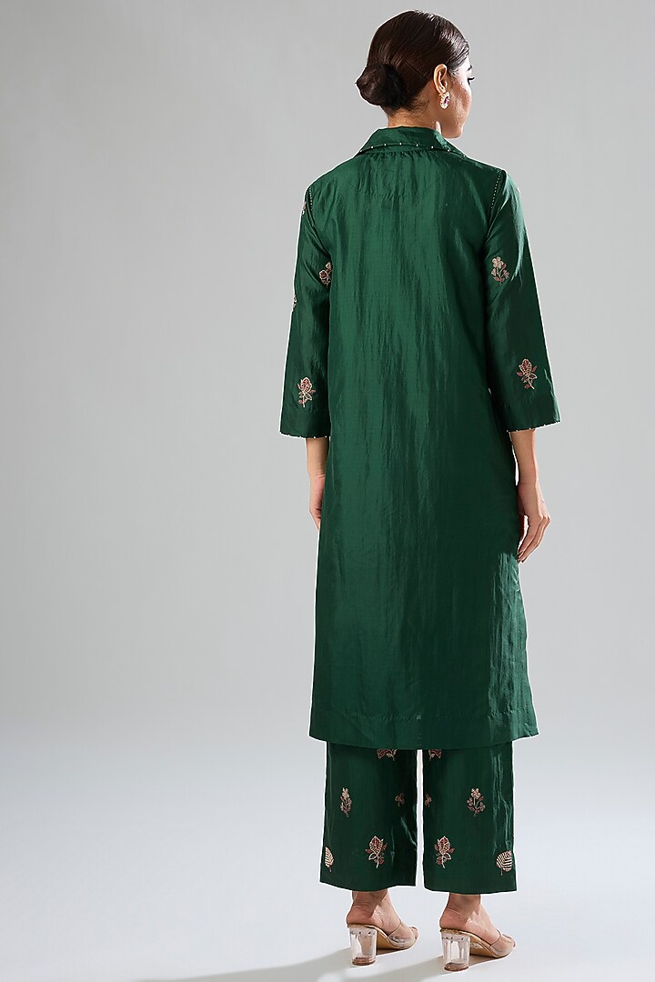 Green Mulberry Silk Hand Embroidered Kurta Set by Divyam Mehta at Pernia's Pop Up Shop