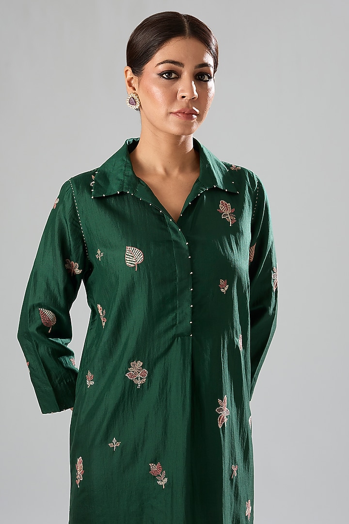 Green Mulberry Silk Hand Embroidered Kurta Set by Divyam Mehta at Pernia's Pop Up Shop