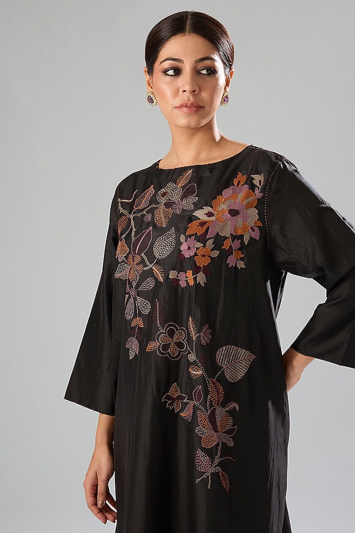 Coal Black Mulberry Silk Hand Embroidered Kurta Set by Divyam Mehta at Pernia's Pop Up Shop