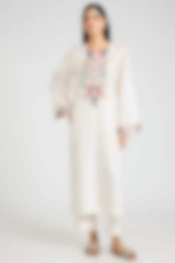 Ivory Mulberry Silk Floral Hand Embroidered Kurta Set by Divyam Mehta at Pernia's Pop Up Shop