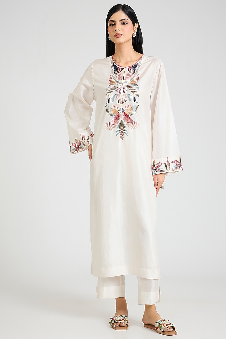 Ivory Mulberry Silk Floral Hand Embroidered Kurta Set by Divyam Mehta at Pernia's Pop Up Shop