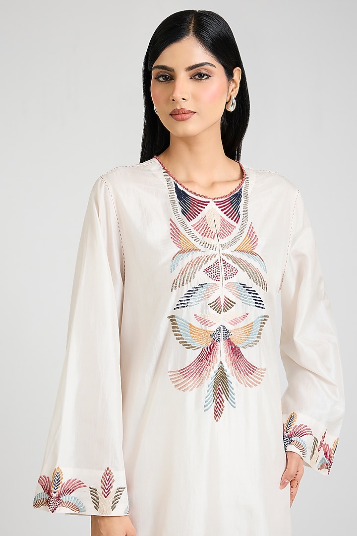 Ivory Mulberry Silk Floral Hand Embroidered Kurta Set by Divyam Mehta at Pernia's Pop Up Shop