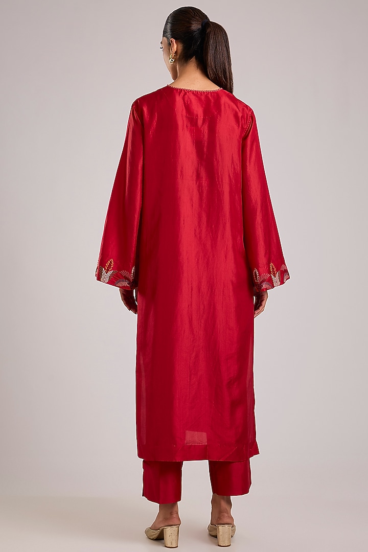 Red Mulberry Silk Floral Hand Embroidered Kurta Set by Divyam Mehta at Pernia's Pop Up Shop